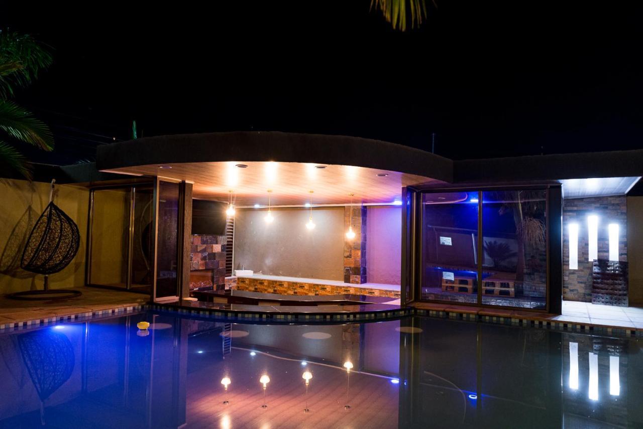Emc Fully Furnished &Serviced Villas 4 Bedroom With Solar Power , Private Pool, Starlink Wifi ,Aircons & Dstv ลุซากา ภายนอก รูปภาพ