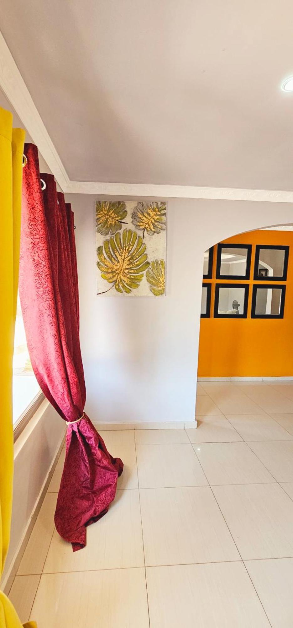 Emc Fully Furnished &Serviced Villas 4 Bedroom With Solar Power , Private Pool, Starlink Wifi ,Aircons & Dstv ลุซากา ภายนอก รูปภาพ
